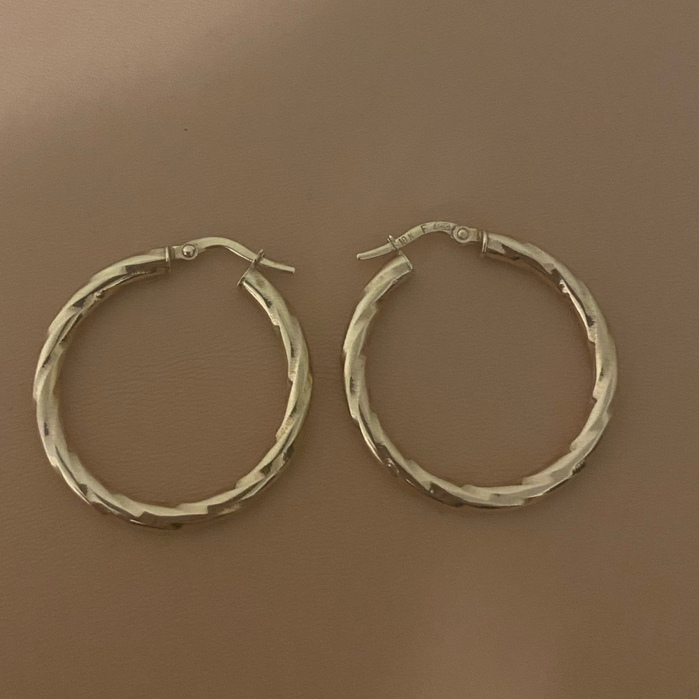 Oradina Goddess Midi Oval Hoops - Picture 5 of 5